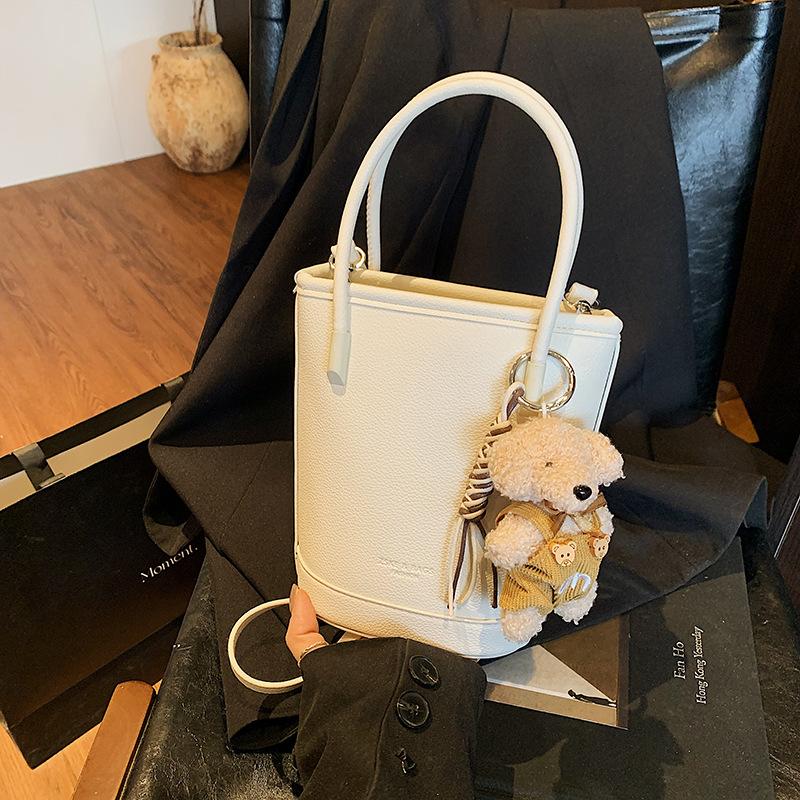 Hand Carry Fashion Casual Bag Women's 2025 New Retro Trend Versatile Bucket Bag Niche Shoulder Women's Bag