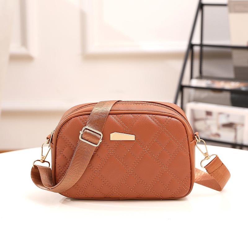Trendy small bag, new fashion diamond women's bag, women's small square bag, shoulder messenger bag, simple mobile phone bag.