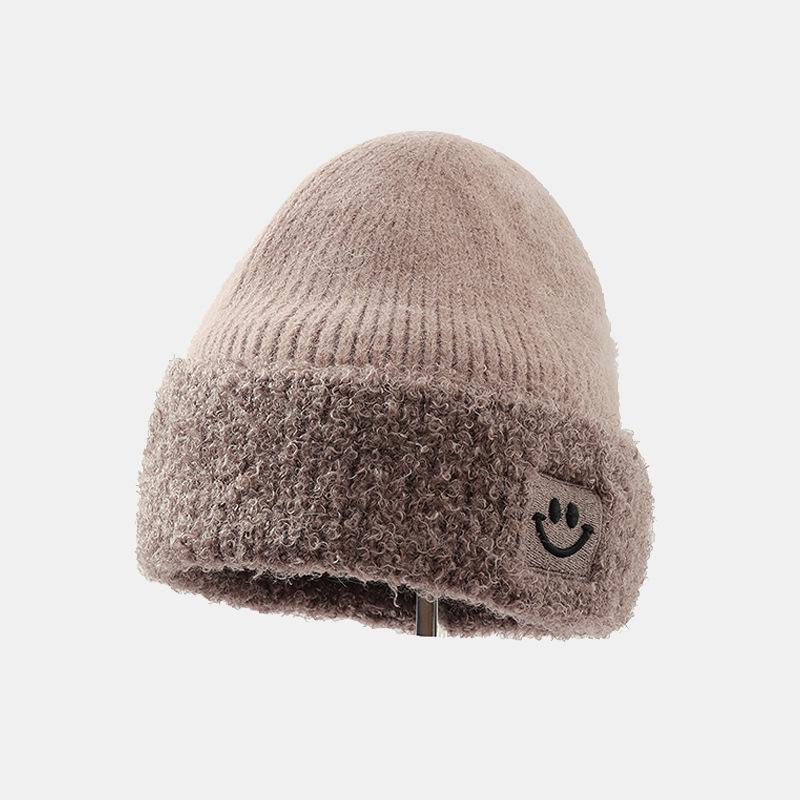Korean Version of Autumn and Winter New Hat for Women Cute Smiling Face Knitted Wool Hat Winter Windproof and Warm Student Plush Hat Trend
