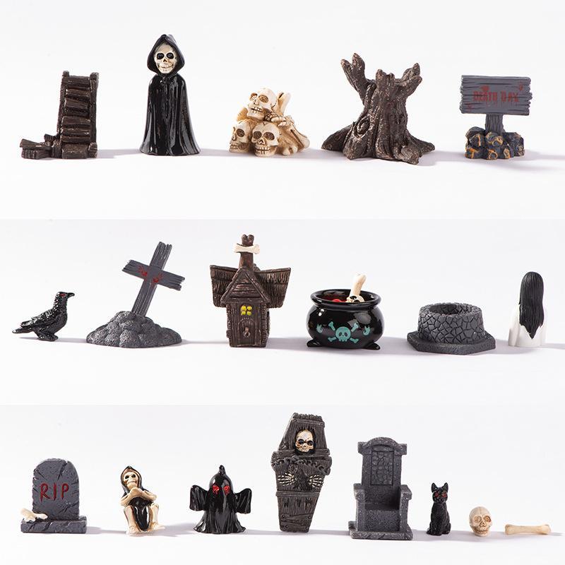 Halloween Mini Resin Figurine Scary Skull Coffin Chair House Decor for Haunted House Indoor Outdoor Party Prop