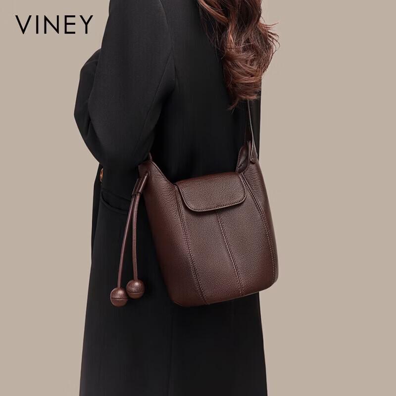 Viney Women's Leather Bucket Crossbody Bag