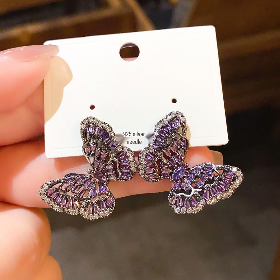 

Сережки-пусети Серце з цирконієм та стразами Срібна голка - Дизайн високої моди