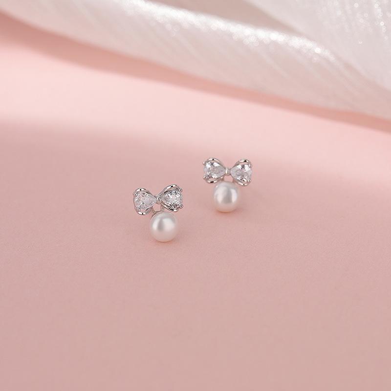 

ANENJERY Геометрические серьги-бантики из искусственного жемчуга с цирконием, женские, легкие, роскошные, милые, простые, универсальные, изысканные, высококачественные серьги, ювелирный подарок белый