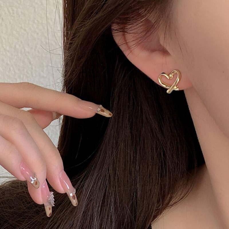 S925 Silver Heart-Shaped Peach Stud Earrings for Women - Fashionable, Simple, and Elegant