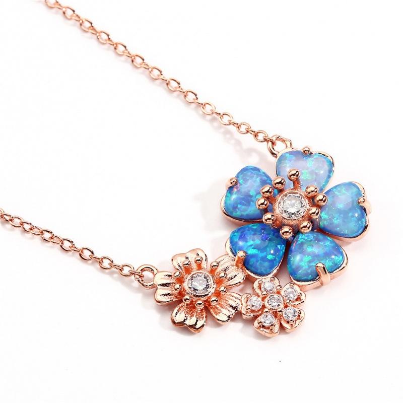 Vintage Korean style rose gold, white gold, blue and white diamonds, three five-petal flower peach blossom girl necklace
