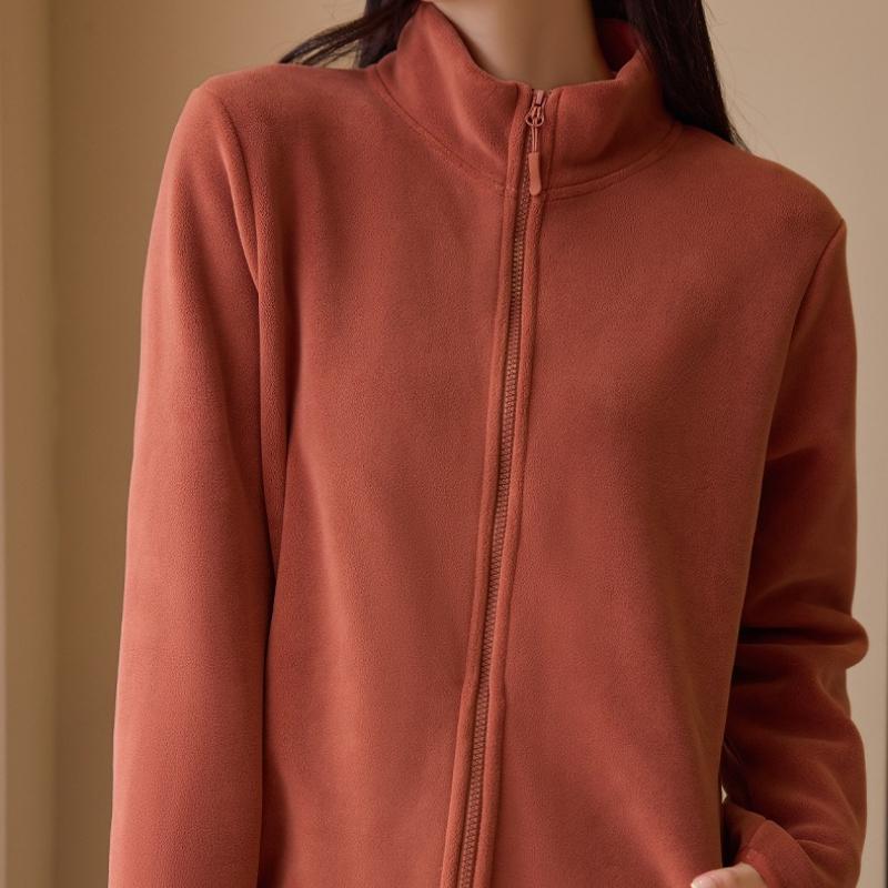 Женское осенне-зимнее пальто с воротником-стойкой — фото 5