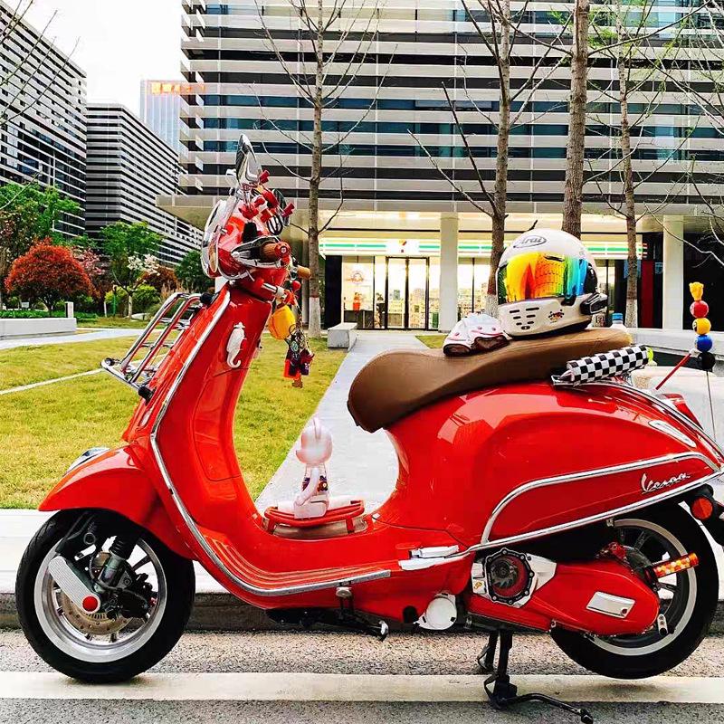 VESPA Sprint 150 Decorative Accessories: Colorful Barbecue Rack & Footrest Luggage Rack