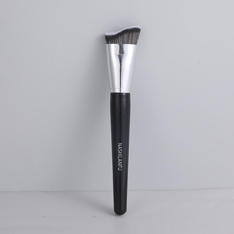 

Шелковый набор кистей для макияжа: Кисти для контуринга, рассыпчатой пудры, румян, растушевки, бровей, теней для глаз и носа.