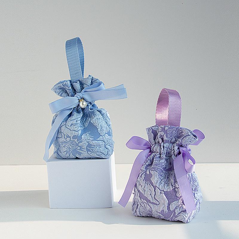 Elegant Chinese Wedding Candy Bags and Handheld Boxes for High-Value Party Favors