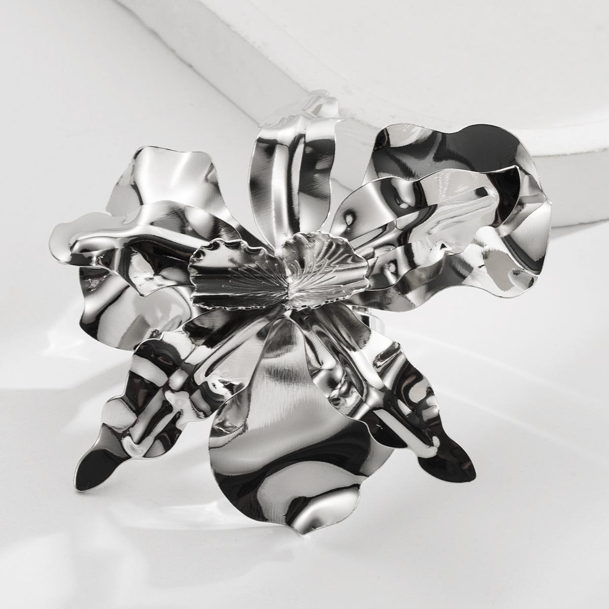 JYL TS Bracelet Flower  Bold Design Radiates Unique Grace & Confidence silver ring бутылочная зеленый