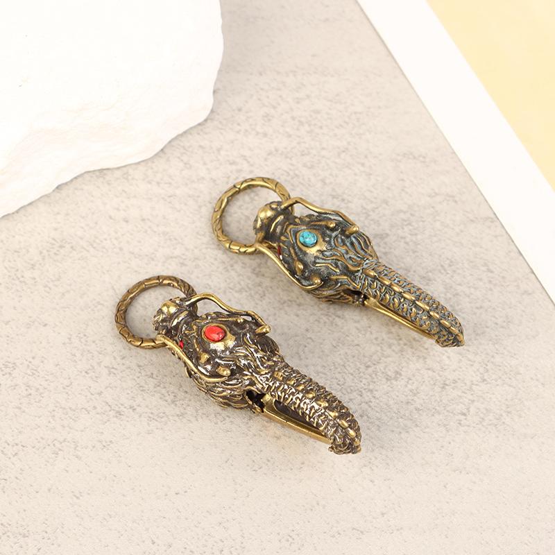 Pure Brass Red Eyes Dragon Head Keyrings Zodiac Dragon Keychain Vintage Muži Přezka v pase Přívěsek na klíče od auta Přívěsek na klíče Dárky Řemesla