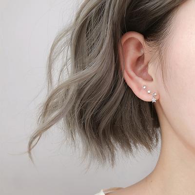 Designgefühl Nischenstecker Ohrringe Studentinnen Temperament vielseitige mit Diamanten besetzte Ohrringe frische Blitz Diamantbogen Stern Ohrringe