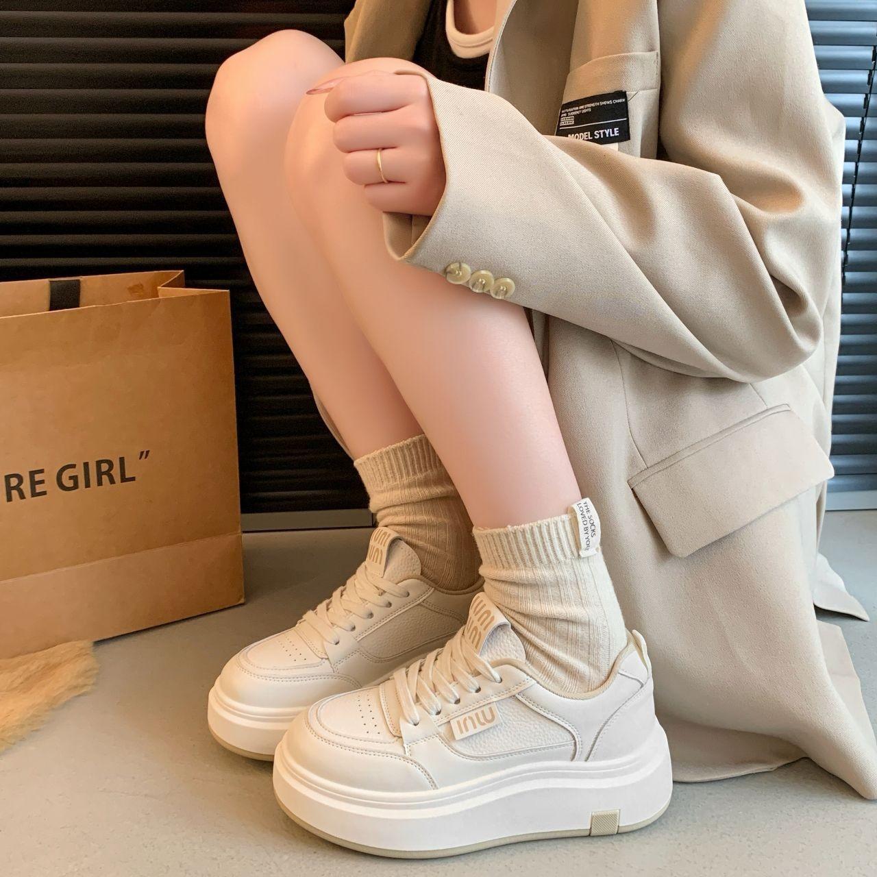 

Повседневная женская обувь 2025 Весна Осень Новые Нескользящие Кроссовки на платформе со шнуровкой Дышащая Удобная женская вулканизированная обувь 40