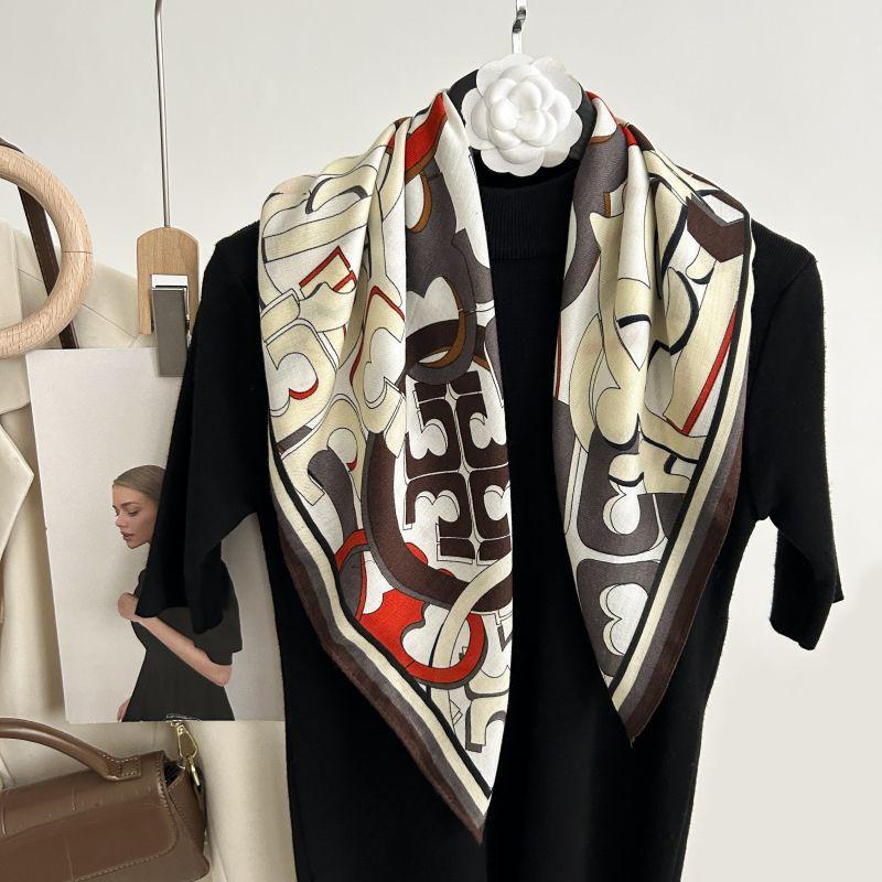 Autumn hot sale new T home big-name printing high-end cotton and linen texture 71cm small square scarf women's velvet silk scarf