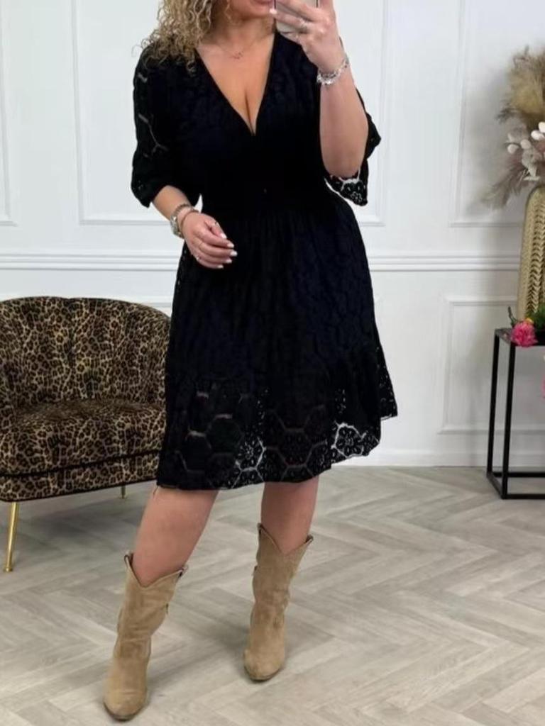 2025 Summer European & American Women's V-neck Lace Bell Sleeve Smocked Waist Short Dress