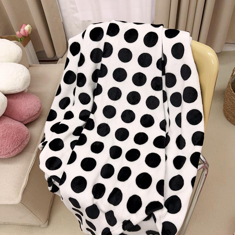 Shining Planet Girl Flannel Blanket | Warm Four Seasons Office Nap Air Conditioning Blanket