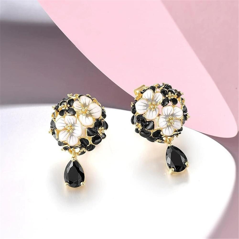 Female White Enamel Black Stone Flower Stud Earrings Vintage Gold Color Wedding Party Gift  For Women