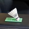 Schwenkbares Badminton Schreibtischzubehör Rotierendes Autoornament mit Mechanismus, Federball Armaturenbrett Kunststofffigur Dekoration für Innenraum, Geschenk Sport