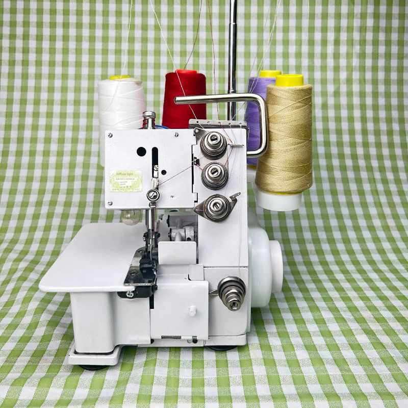 

Для бытовой швейной машины Трехниточная Четырехниточная Электрическая Настольная Окантовочная Простая Портативная Швейная Машина Домашнее Шитье 4-wire edging machine