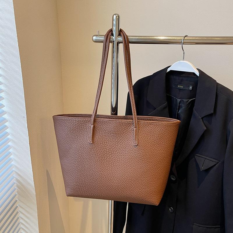 

2025 new fashion lychee pattern soft leather tote bag commuter versatile large capacity underarm shoulder bag handbag women 40*12*26 коричневый