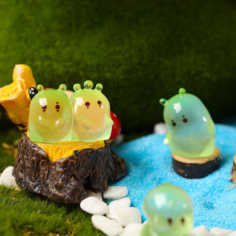 6 Stück Niedliche Mini Gespensterfigur Leuchtendes Alien Ornament Mikro Landschaft Dekoration Puppenhaus Miniatur Spielzeug
