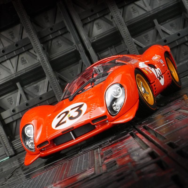 

Bburago Ferrari 330 P4 Daytona 1967 Сплавная Модель Гоночного Автомобиля