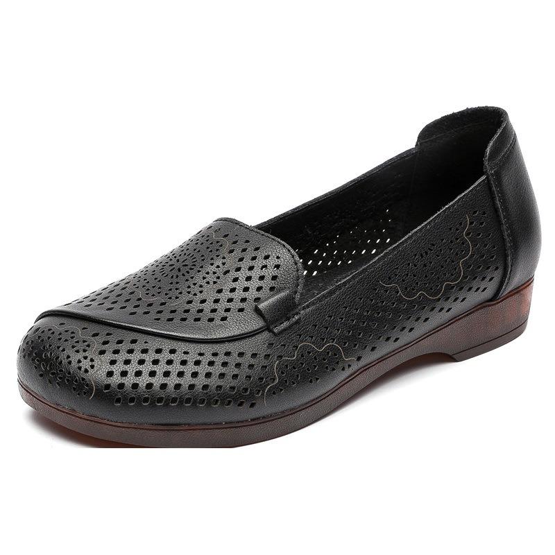 Spring and Summer New Mother Sandals Flat Bottom Non-slip Hollowed Out Elderly Shoes Shallow Mouth Low Top Breathable Casual Sandals Women