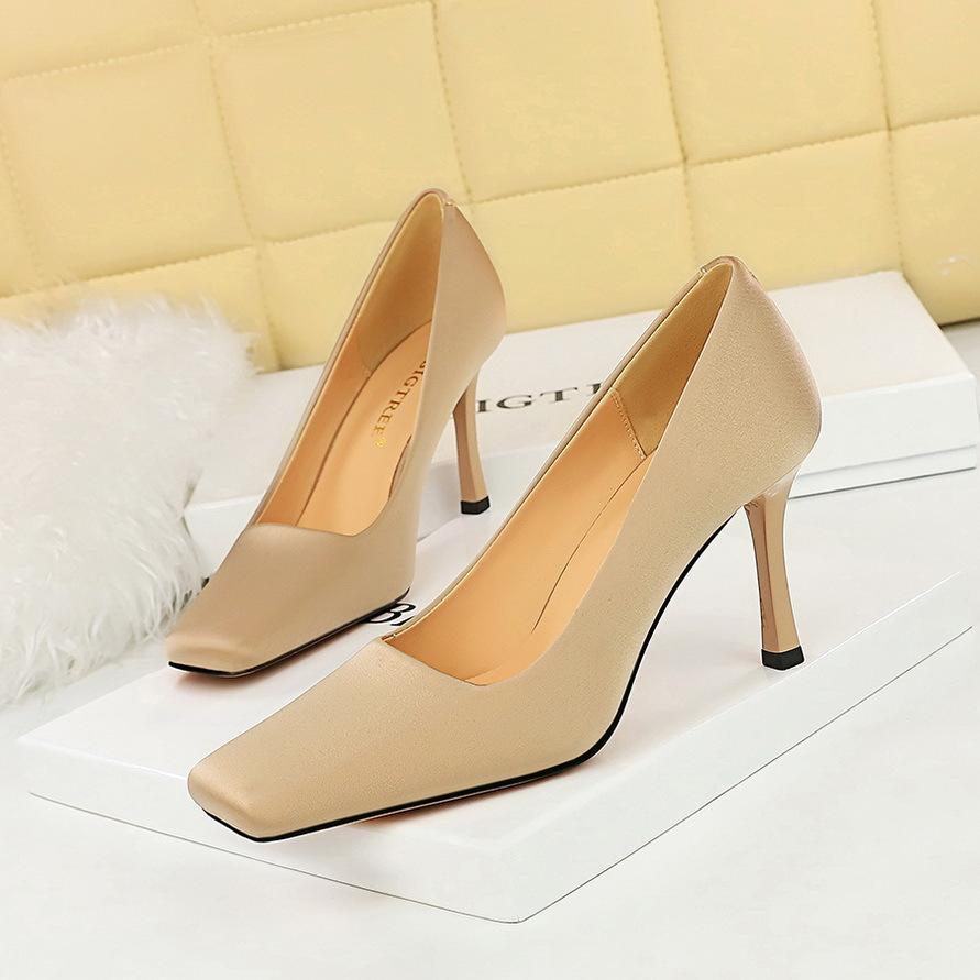 

7731-1 single shoes (this style is sold out and will not be replenished) 40 шампанського