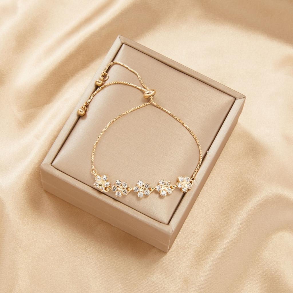 Shiny Inlaid Rhinestone Five Flowers Bracelets For Women Men Vintage Elegant Floral Plant Box Chain Lucky Bangle Wedding Jewelry