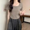 T-shirt Estiva da Donna 2026 con Scollo Quadrato e Orlo Curvo