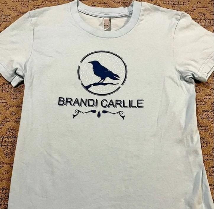 

13 Бренди Карлайл Артист Логотип Голубая Птица Дизайн Red Rocks Мягкая Футболка L