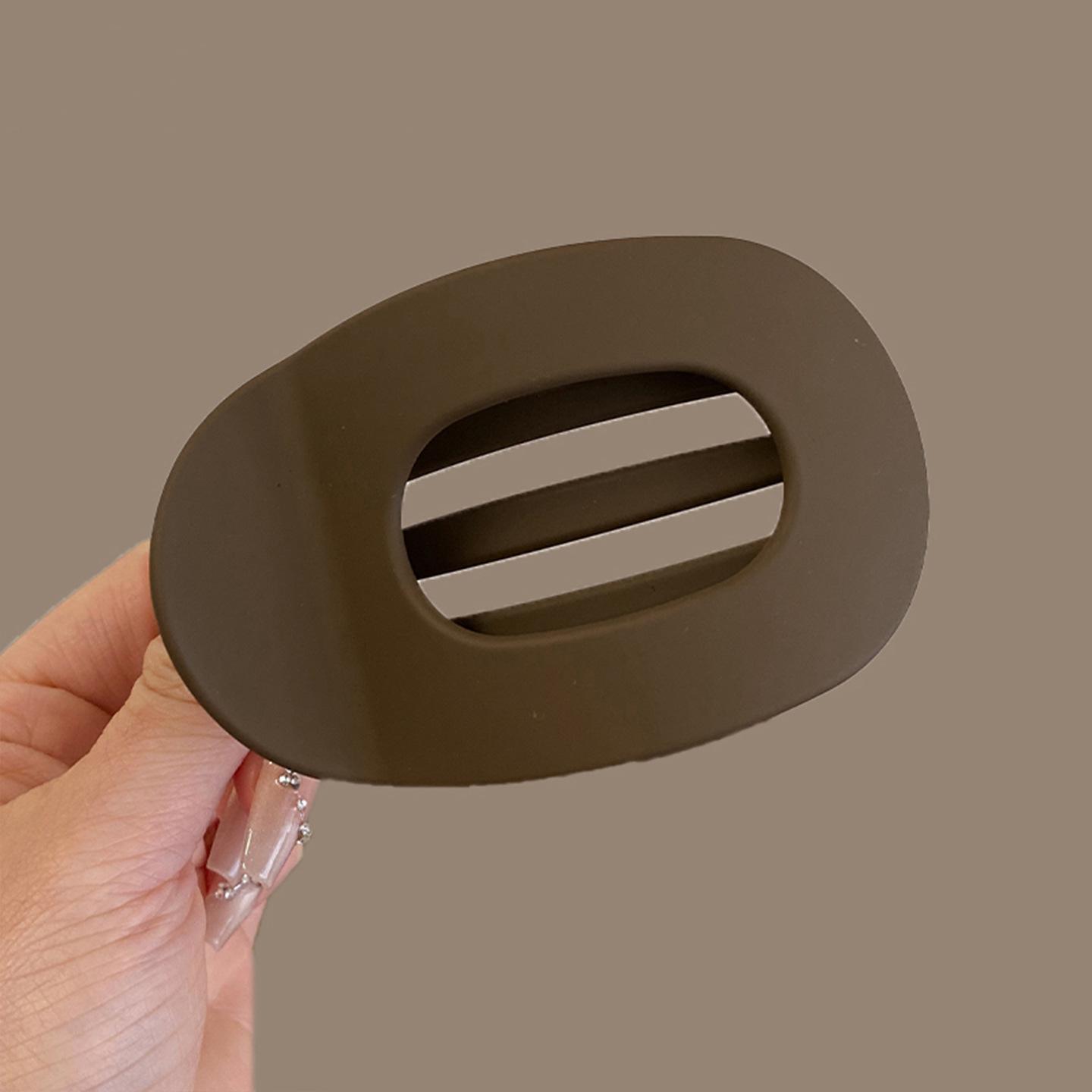 

Elegant Curved Hair Claw Clip for Women - Comfortable, No-Slip Grip
