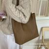 Retro woven bag women's large capacity 2025 new autumn and winter versatile shoulder bag texture commuter tote bag