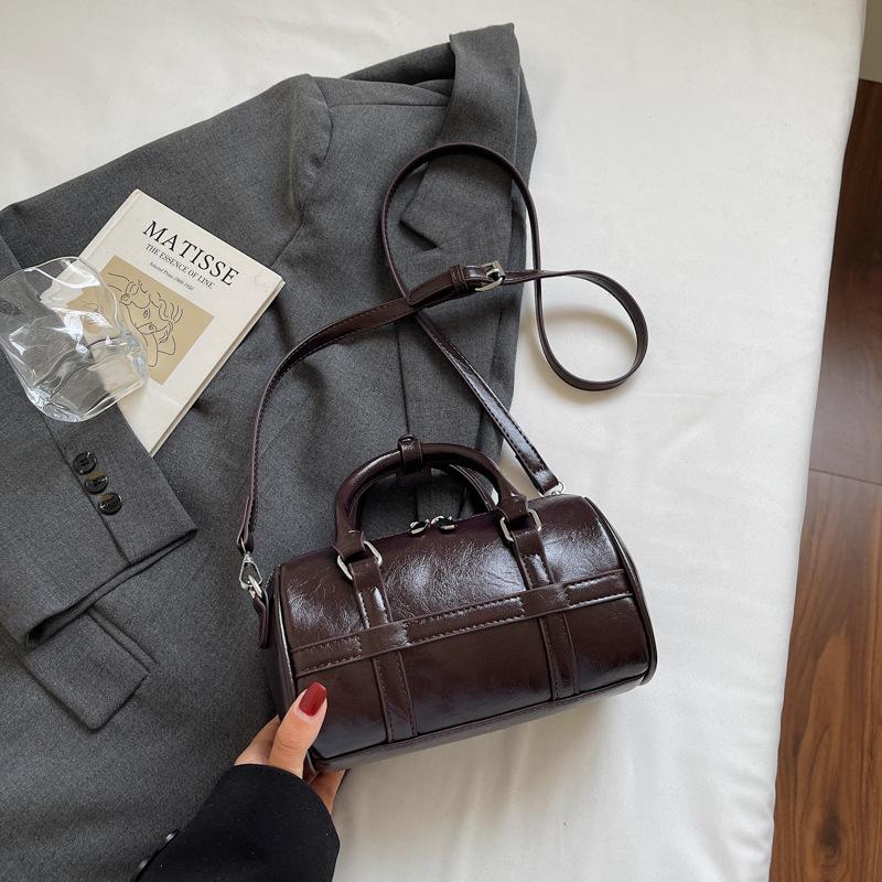 

Повседневная ретро сумка-боулинг женская 2025 осень новая текстурная сумка-тоут сумка на плечо европейская и американская сумка большой вместимости