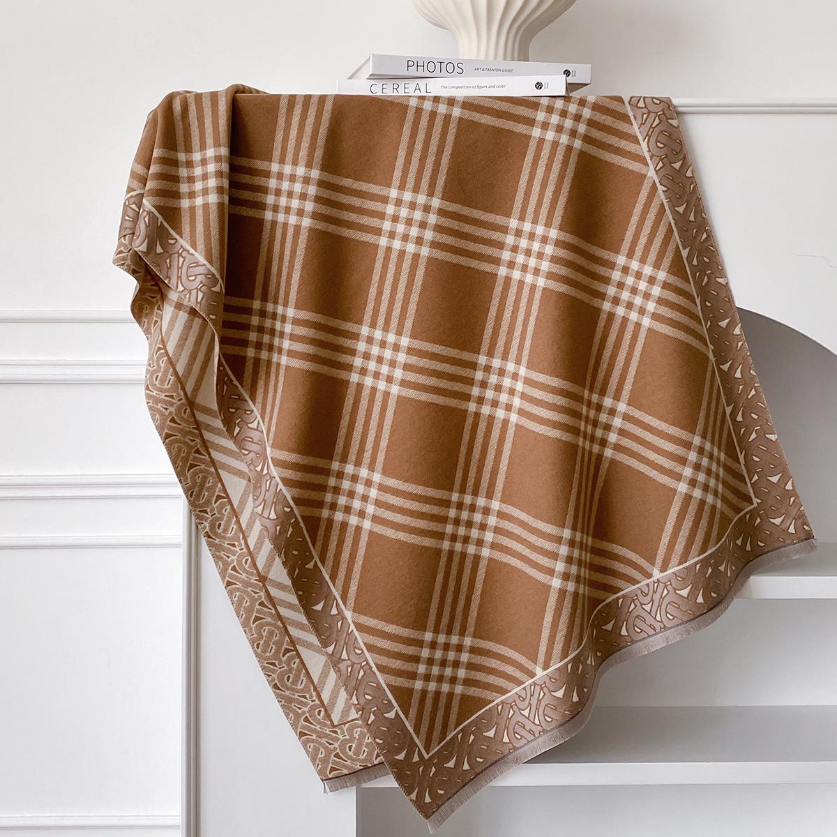 

Клетчатая шаль женская осенне-зимняя универсальная накидка с изысканным чувством внешнее одеяло имитация кашемира шаль с бахромой 185*65cm