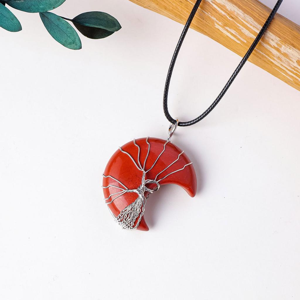 Natural Healing Energy Polished Crystal Moon Shape with Metal Pendant Pendant Ornament Feng Shui Gifts