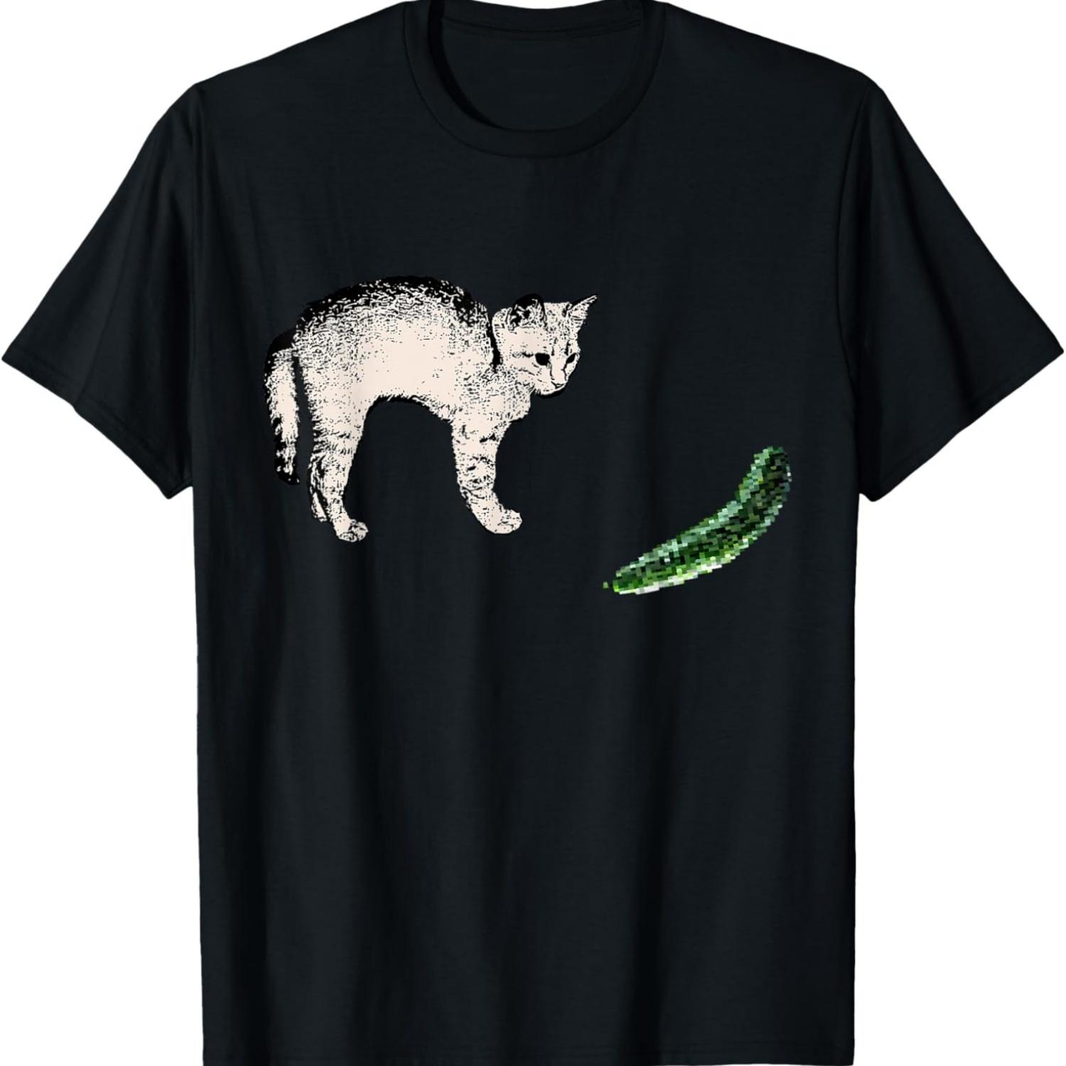 

Funny Scared Cat and Cucumber Meme Shirt for Cat Lovers T-Shirt XXXXXL чорний