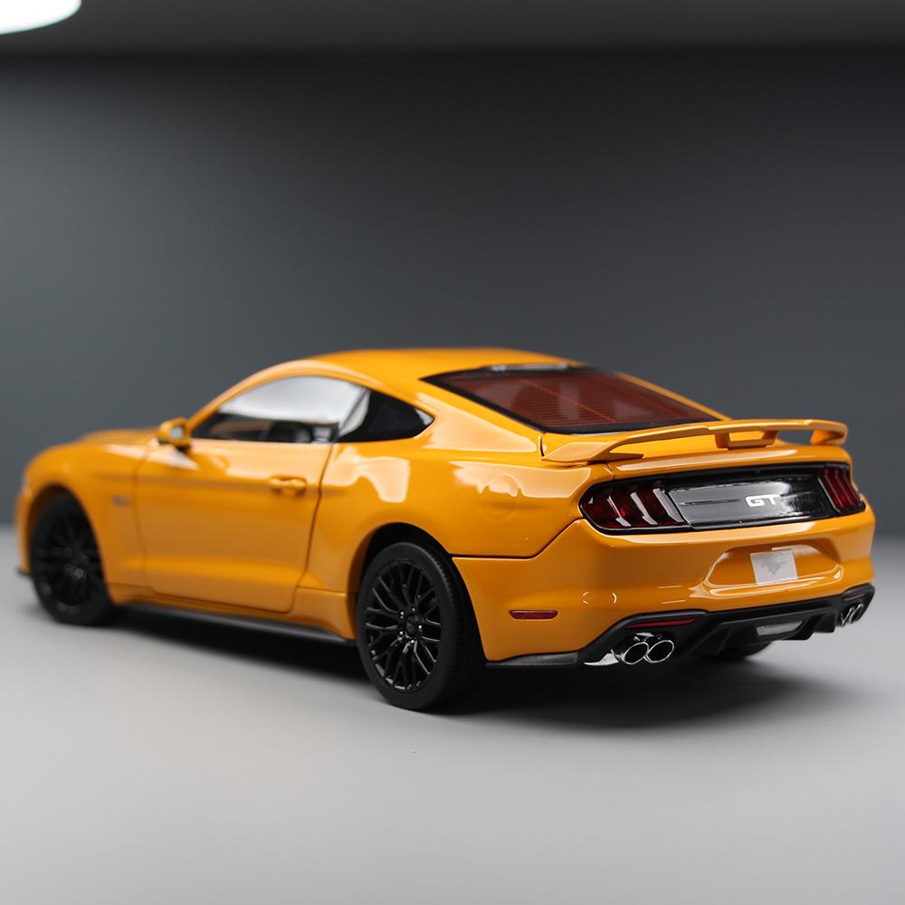 Static Metal 1:18 Scale Ford Mustang Simulation Alloy Coupe Collection Memorial Car Model Ornaments