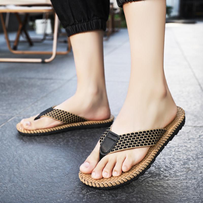 Nouvelles Pantoufles pour Homme Sandales d'Extérieur Chaussures d'Été Décontractées de Plage Légères et Confortables Tongs d'Intérieur Chaussures pour Homme