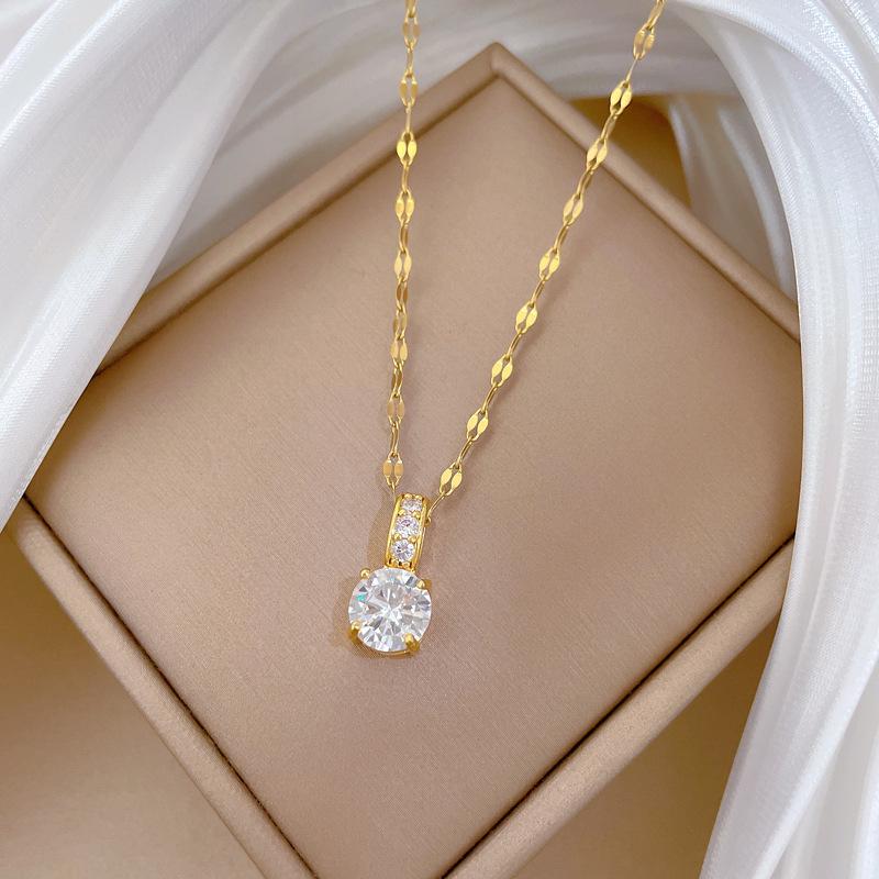 Gold Plated Minimalist Zircon Necklace for Women Titanium Steel Clavicle Chain Light Luxury Jewelry Accessory