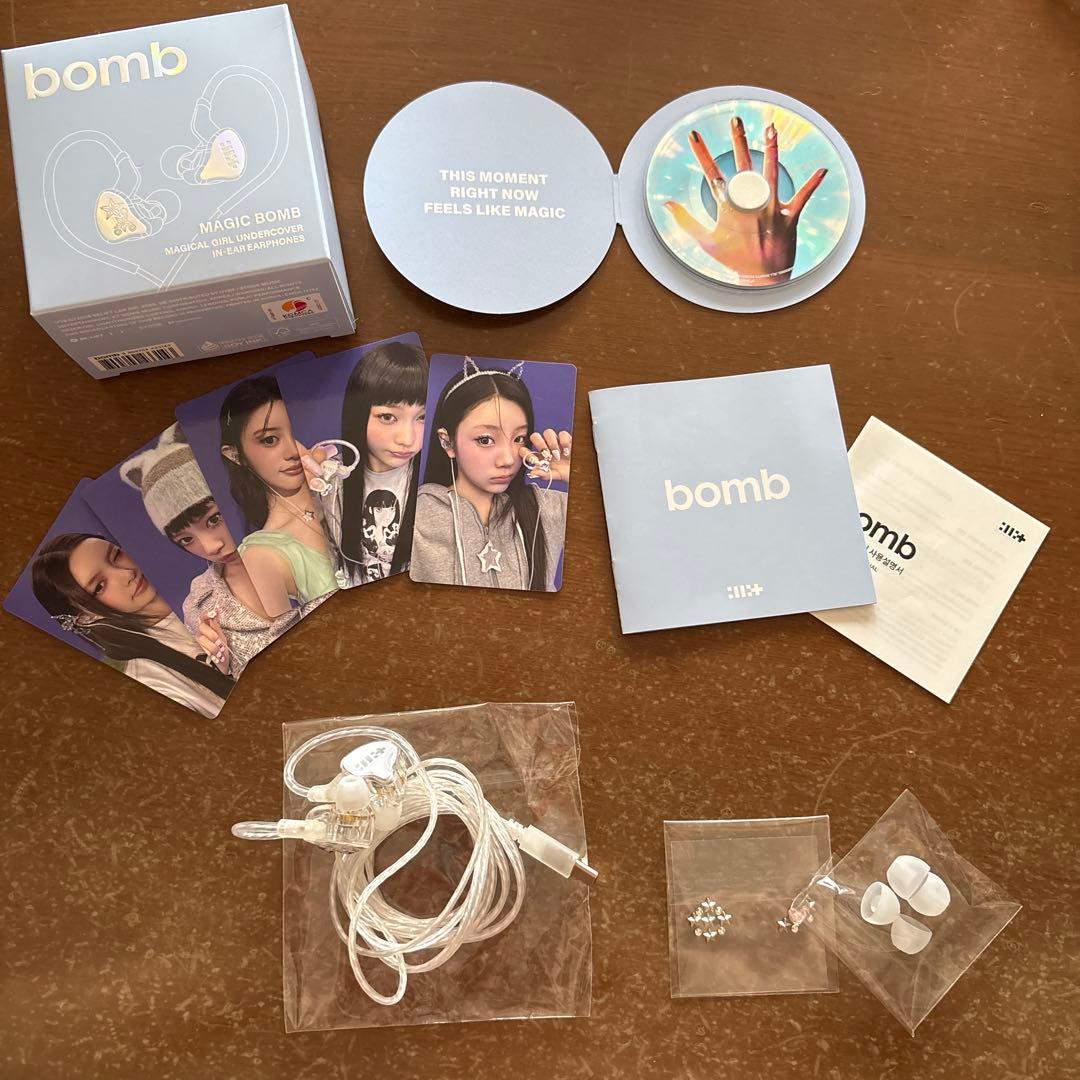 

[USED] illit 3rd Mini Album Magic Bomb with Earphones