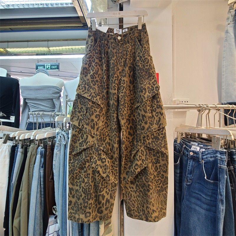 

Женские брюки карго в американском ретро стиле с леопардовым принтом: Осень 2025, Потертые, Свободные прямые брюки, Повседневные длинные брюки, стройнящие фигуру. 26 (80-95 jin) цветной печати леопарда