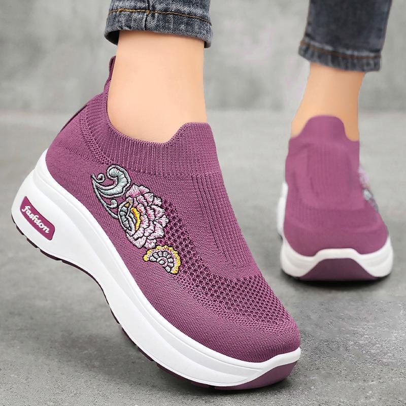 Spring New Lightweight Sponge Sole Casual Shoes Embroidered Peony Women's Height Increasing Shoes Breathable Socks Women's Shoes