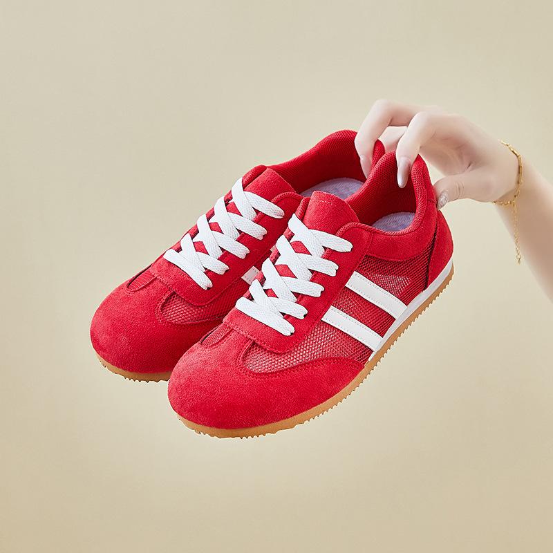 

Little white shoes retro women s new summer thin lightweight board shoes flat mesh shoes 35 красный