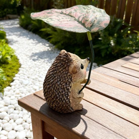 Hedgehog Garden Ornament with Leaf Resin Statue Cute Collectible Outdoor Decoration for Garden Holiday Party