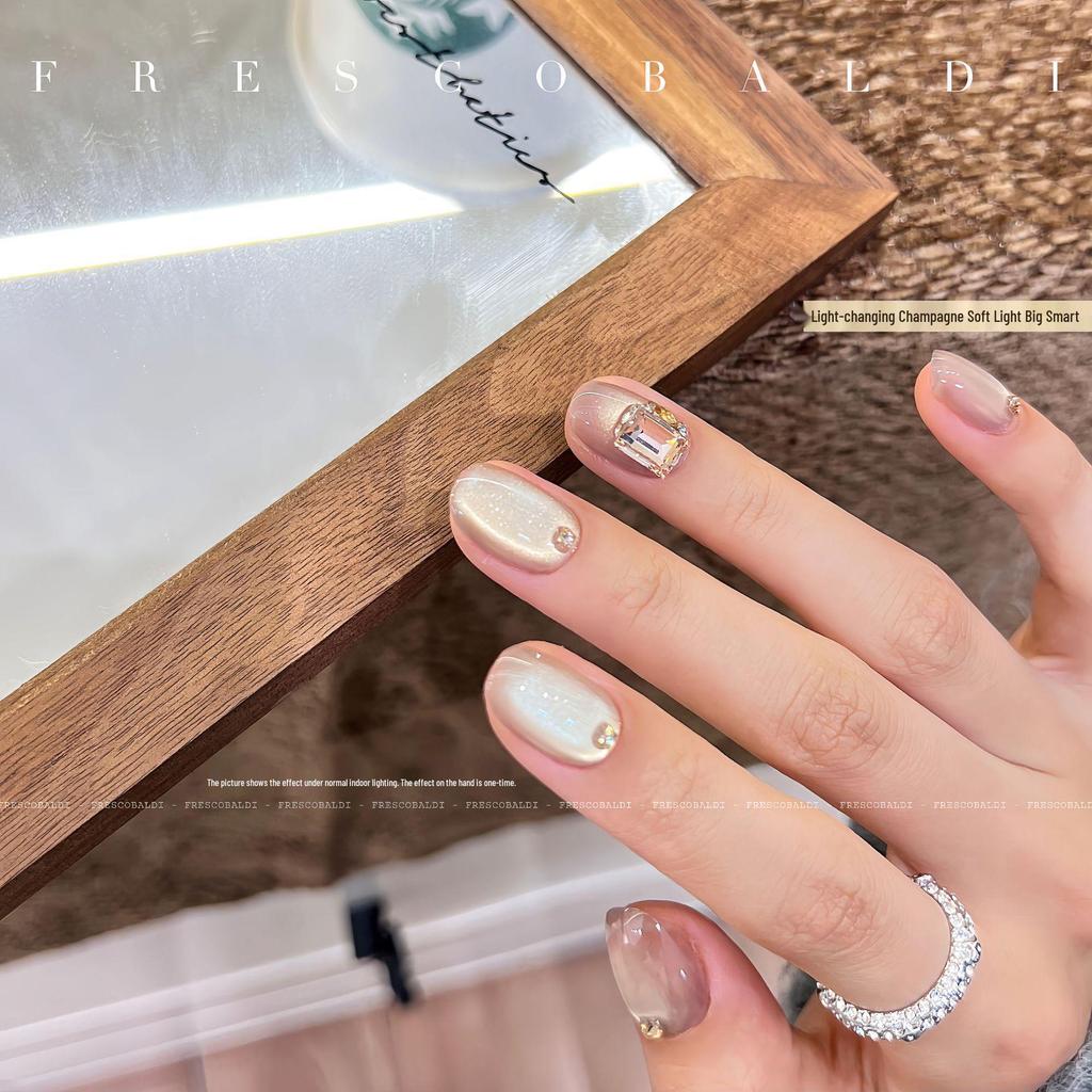 Xiaoying Magnetic Cat Eye Gel: 5g Superfine Nail Polish Light Therapy - Versatile Colors.
