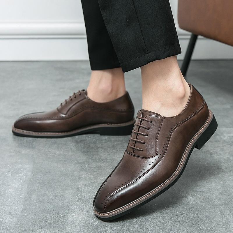 Fashion Designer New Men's Pointed Patchwork Brogues Oxford Shoes Gentleman Wedding Dress Homecoming Formal Wedding Footwear