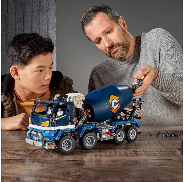 LEGO Technic 42112 Concrete Mixer