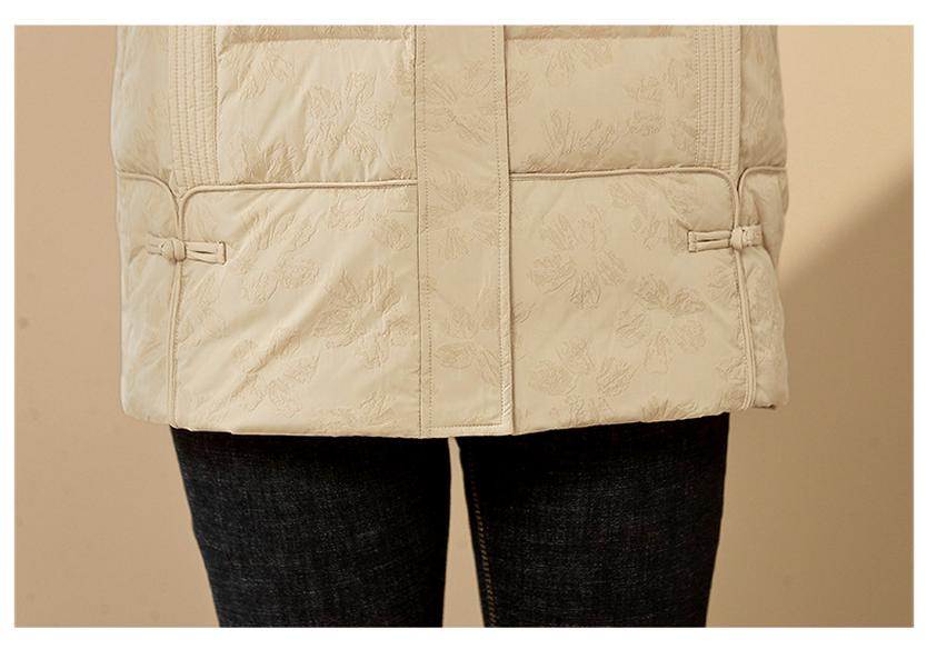 Mom's Winter Down Jacket, Cotton Padded for Women in their 40s-50s. 2025 New Collection, Thickened for Middle-aged and Elderly.