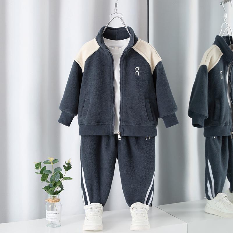 Zestaw sportowy dwuczęściowy dla chłopców na zimę, z podszewką z polaru, 2025